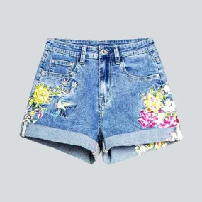 Color flower embroidery denim shorts