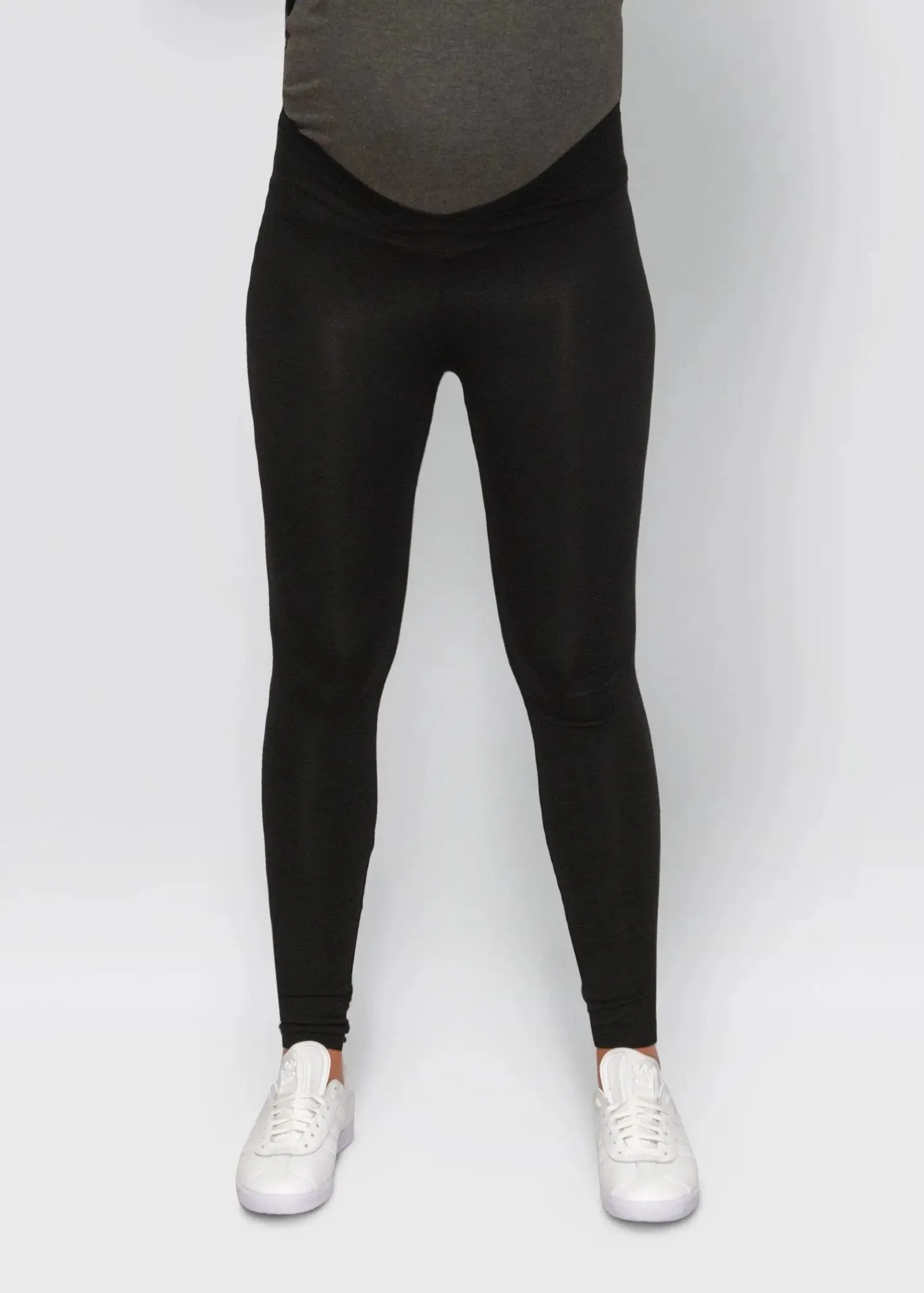 Maternity bamboo leggings in black by úton