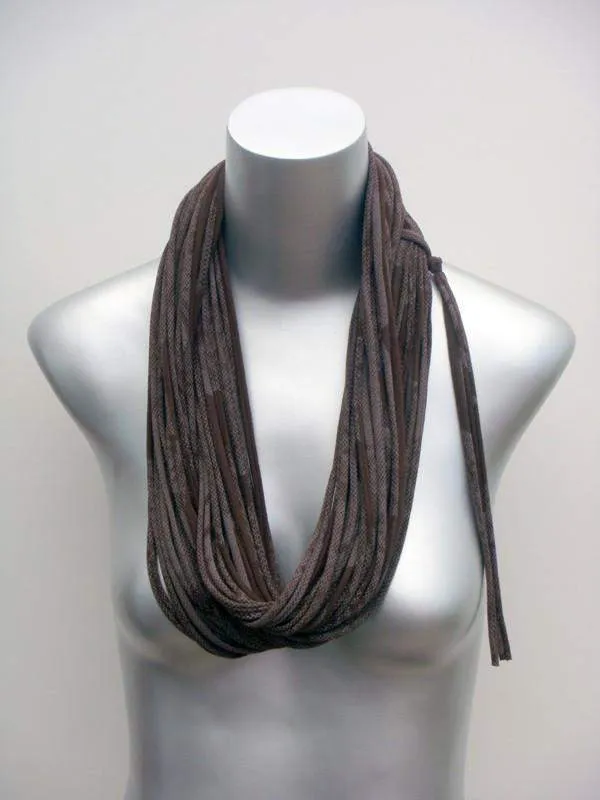 Necklush Infinity Scarf / Brown & Soft White / Unisex