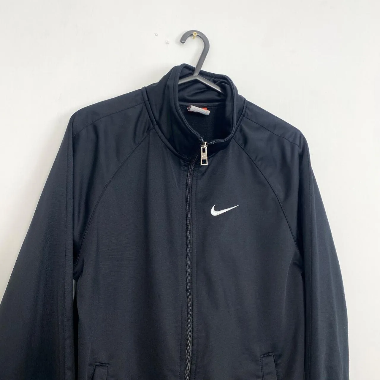 Preowned Vintage Nike Full-Zip Track Top Jacket Mens Size S Black Retro y2k Swoosh Logo.