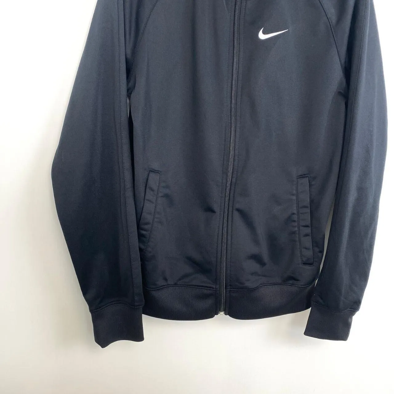 Preowned Vintage Nike Full-Zip Track Top Jacket Mens Size S Black Retro y2k Swoosh Logo.