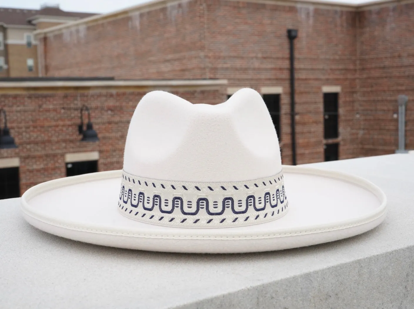 Tucson Pencil Brim Hat - Off White