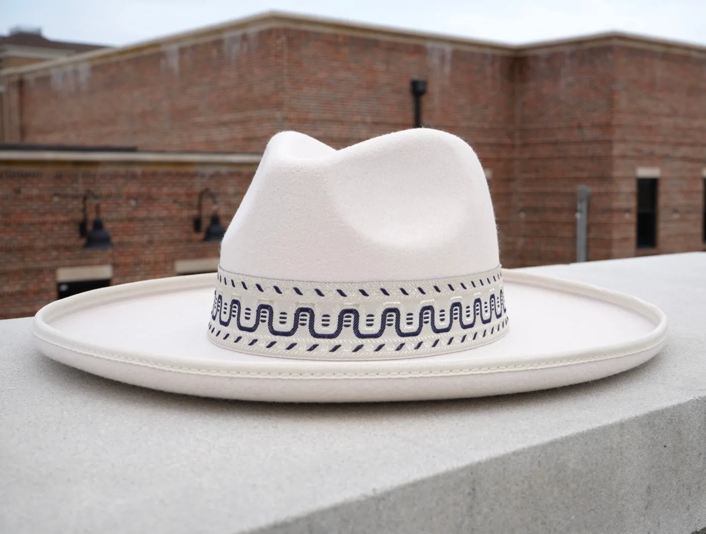 Tucson Pencil Brim Hat - Off White