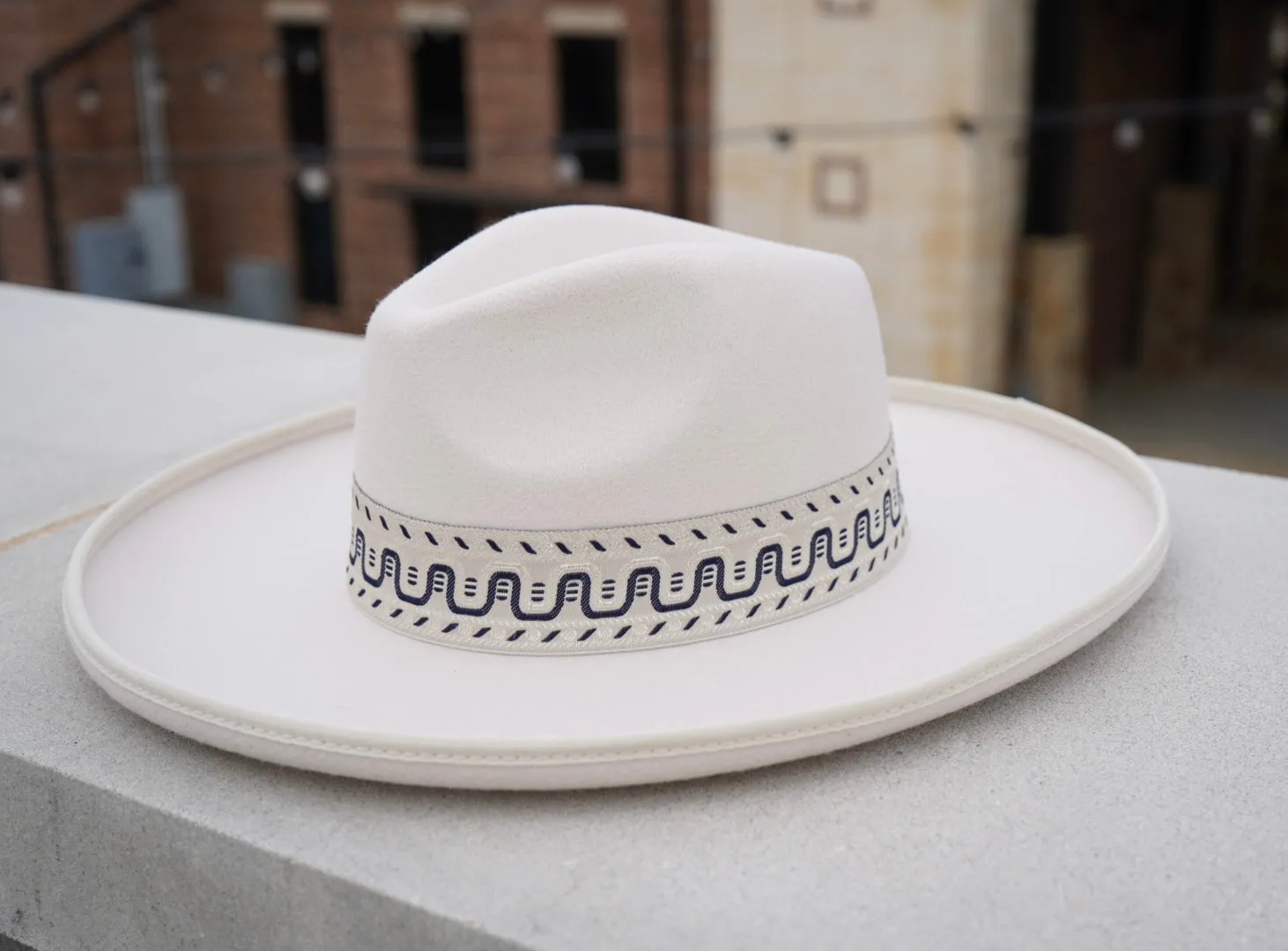 Tucson Pencil Brim Hat - Off White